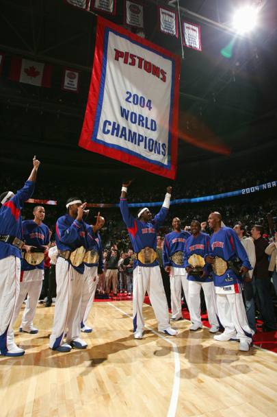 A Detroit il banner per il titolo si alza il 2 novembre 2004